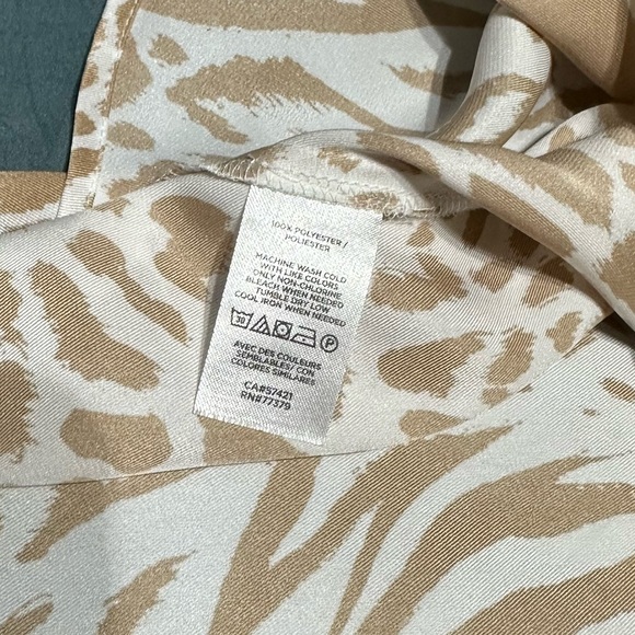 Button down blouse - Picture 2 of 5